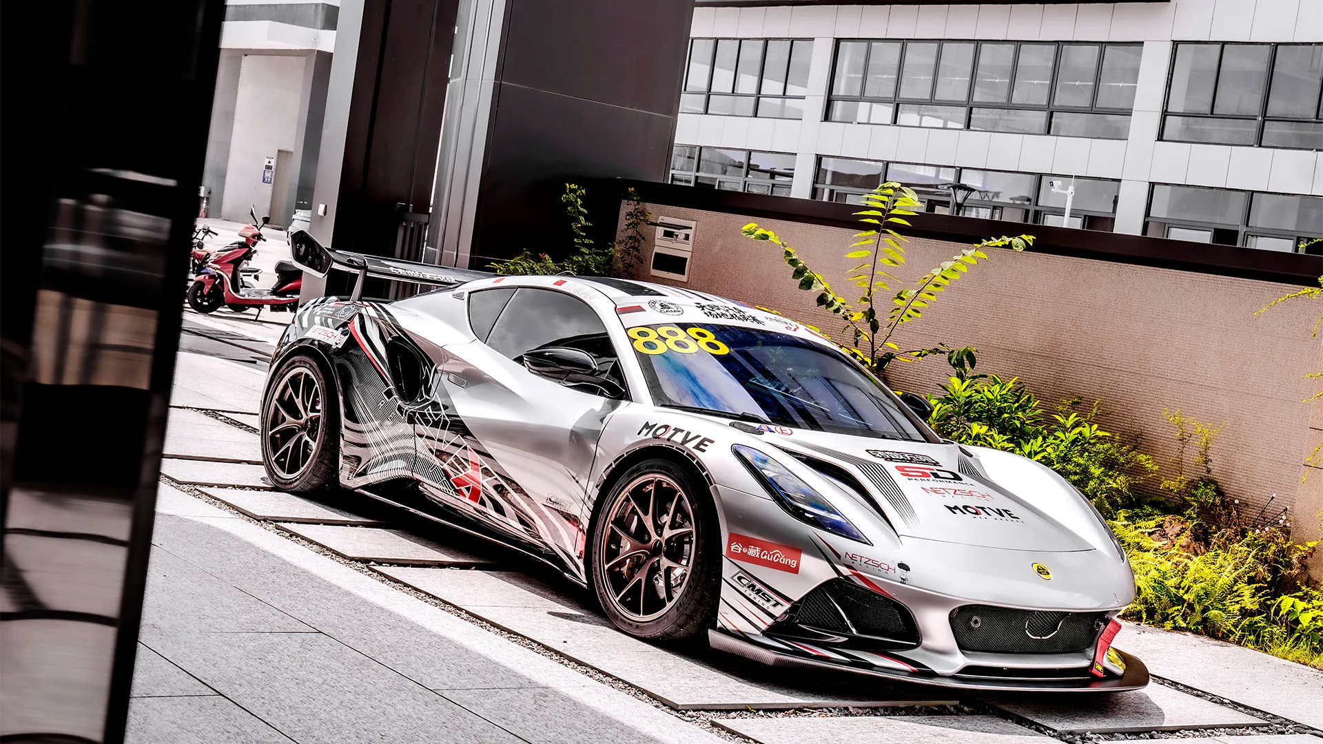 A Lotus fitted with a CMST carbon fiber kit