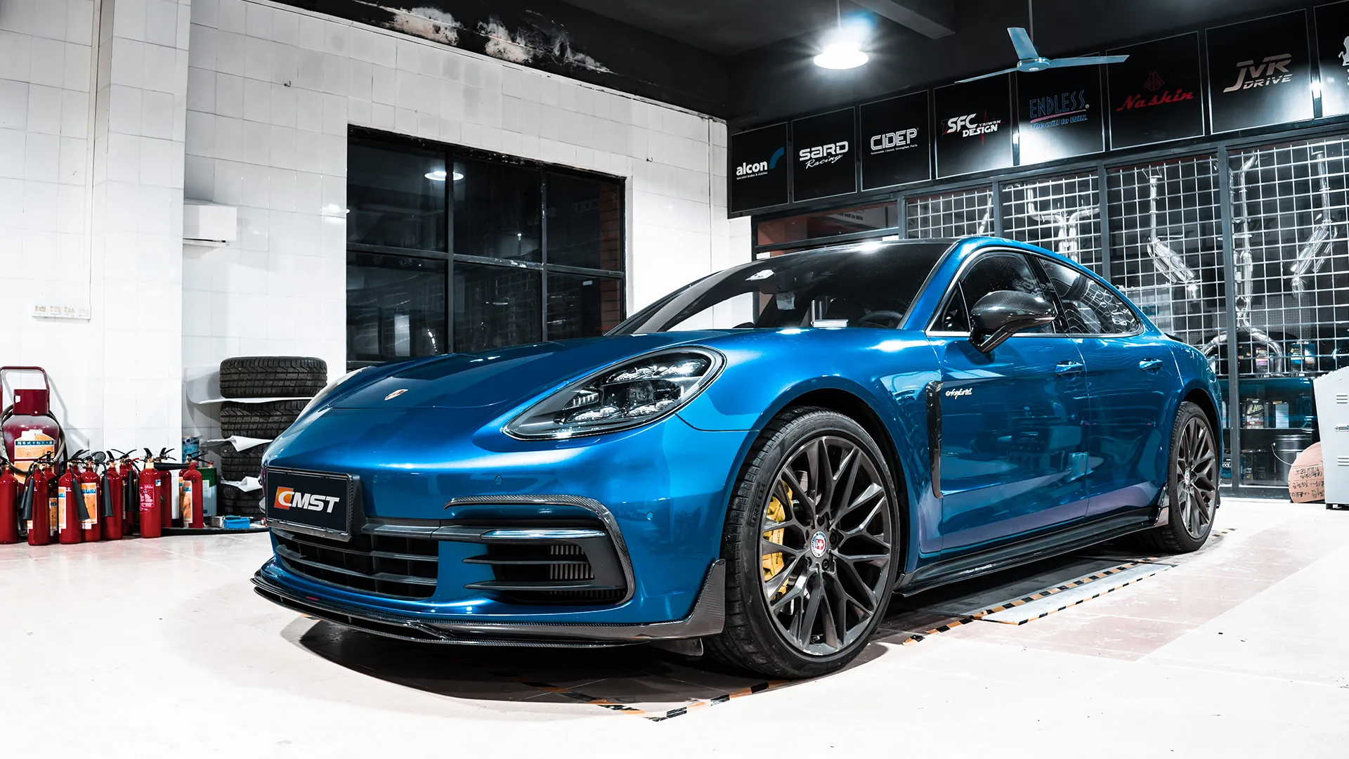 Porsche Panamera — Porsche Panamera 17-23