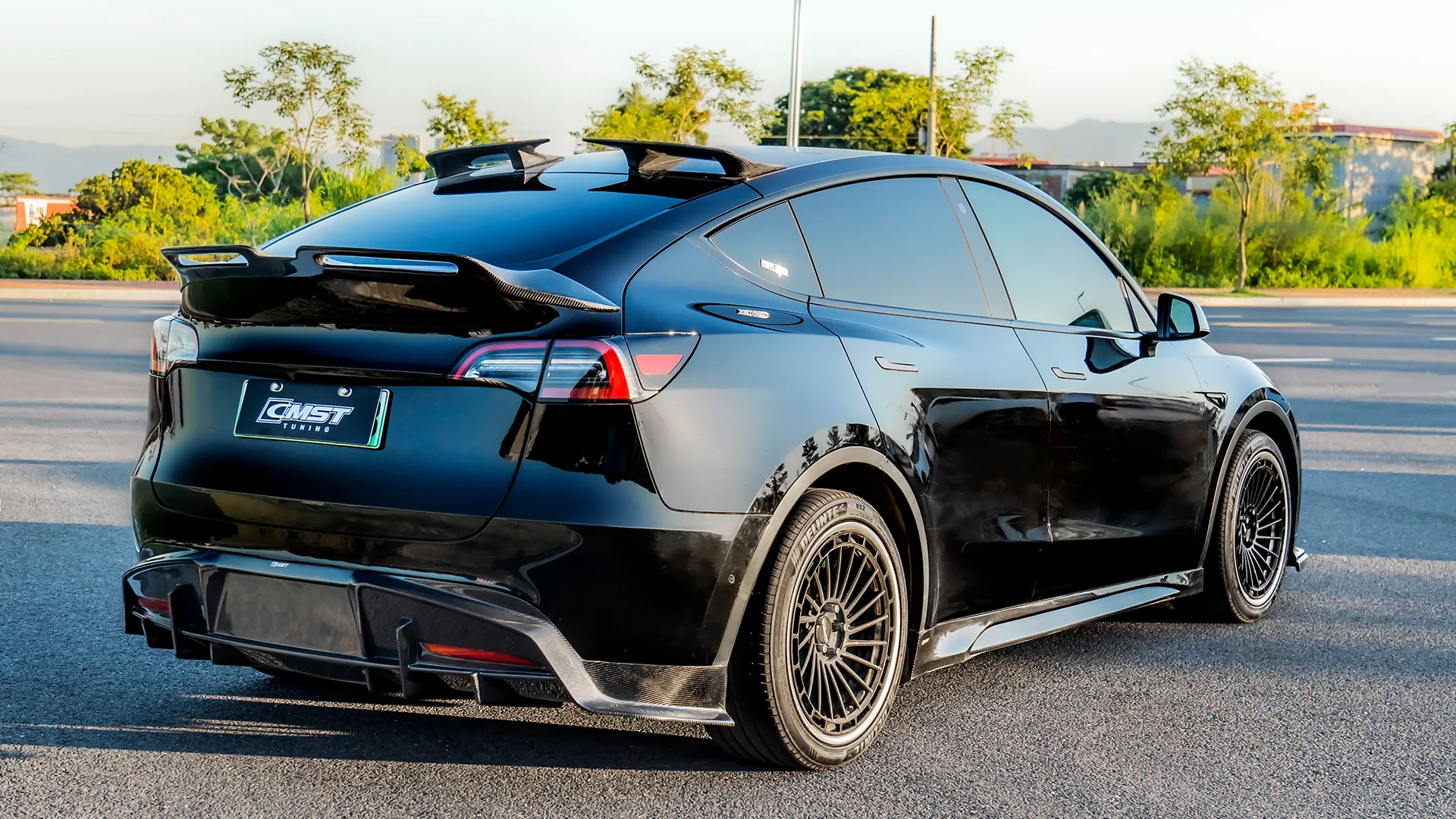 Tesla Model Y — Tesla Model Y 21-24 F
