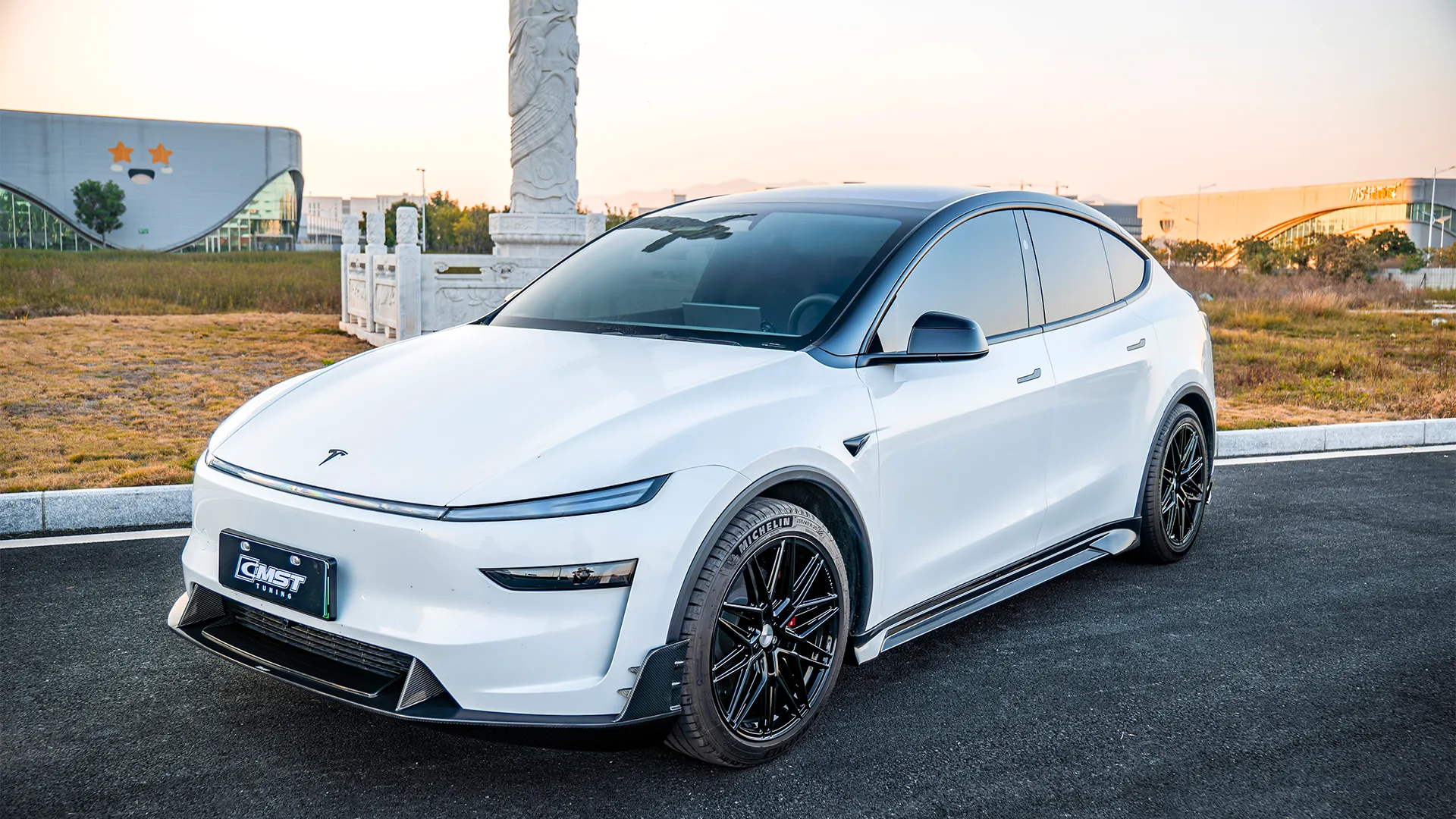 Tesla Model Y — TESLA Model YL 25-ON B