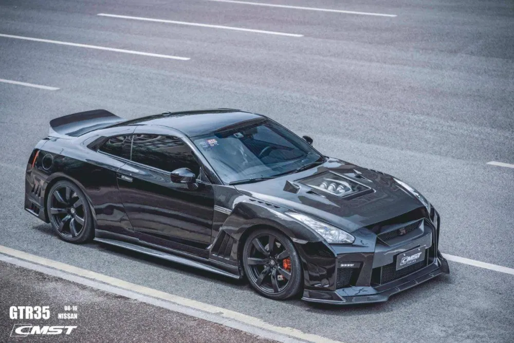 CMST carbon fiber trunk lids for the Nissan GT-R R35